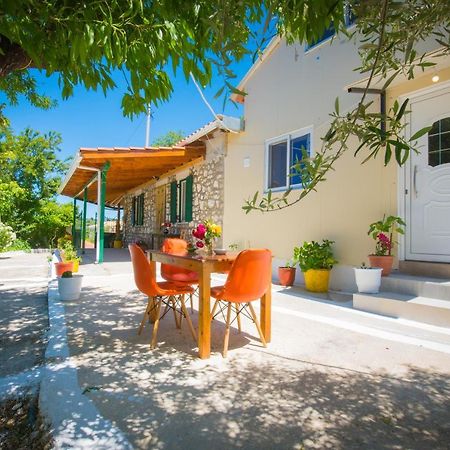 Traditional Houses In The Village Lazarata Exterior photo